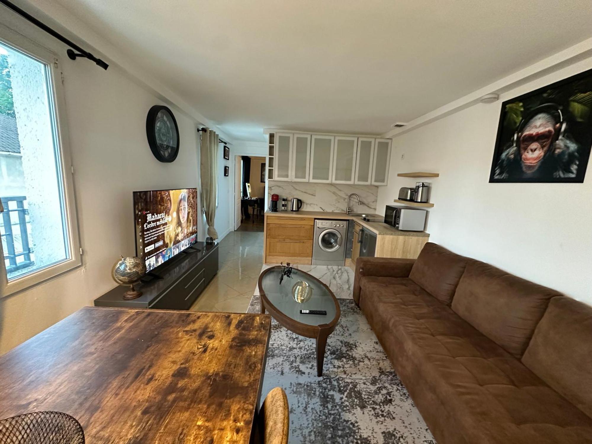 Apartment Khezia *